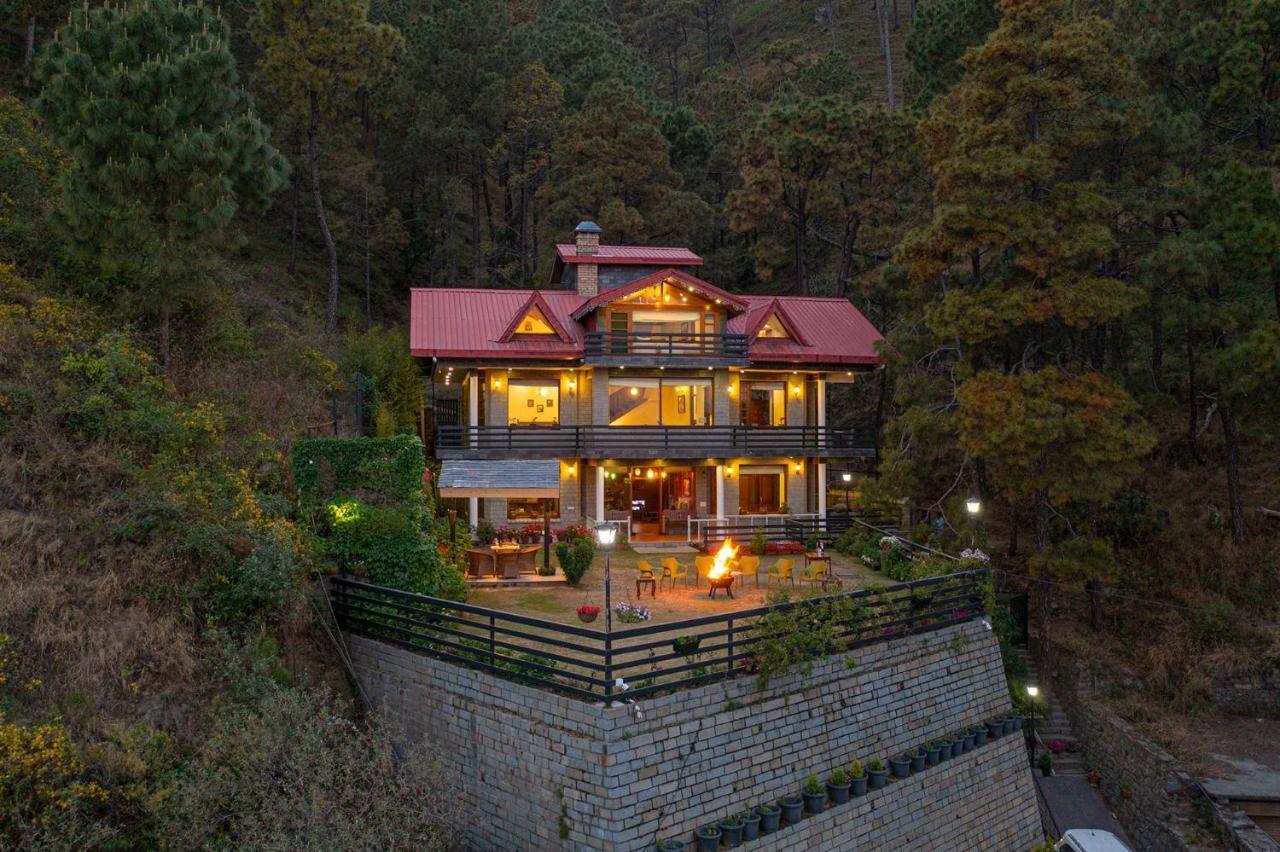 Stayvista At Floradale W Jacuzzi & Wood-Fire Pizza Kasauli Eksteriør billede